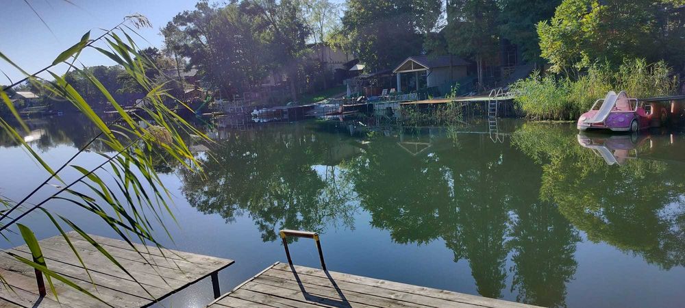 Vand cabana cu ponton lacul  Mujdeni