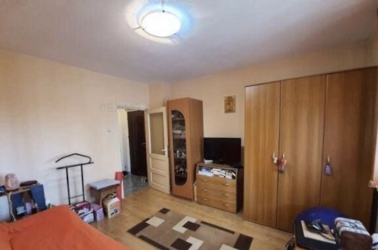 Garsoniera decomandata- Persoana fizica