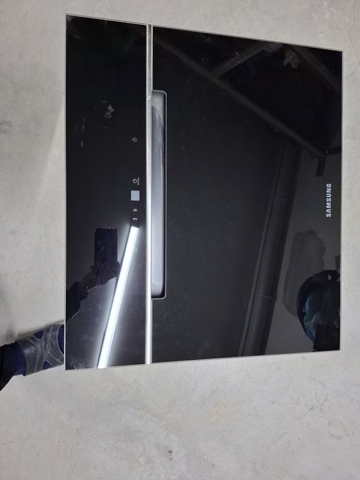 Вытяжка Samsung NK24C7070WB/UR черный