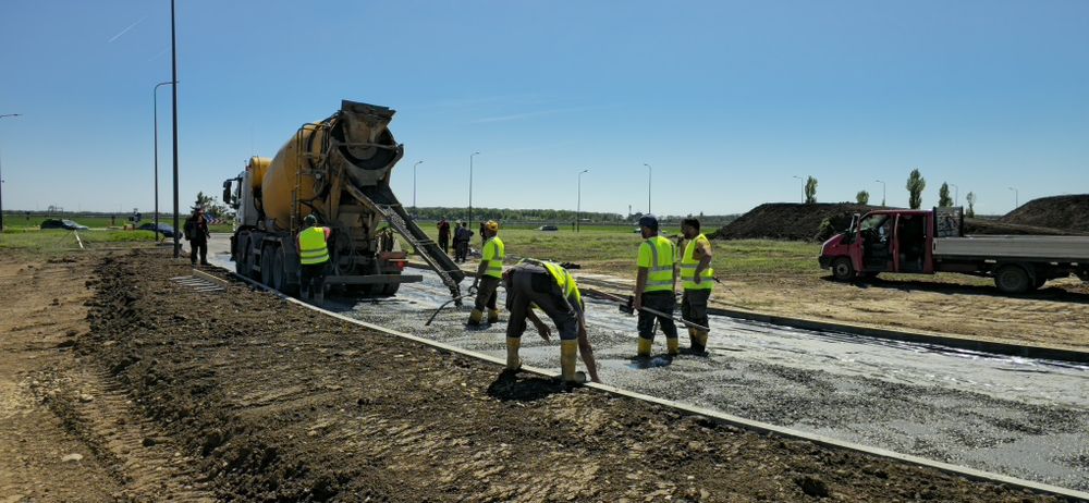 Turnare Beton finisat cu elicopter si Cuart, Pardoseli Elicopterizate, Periat