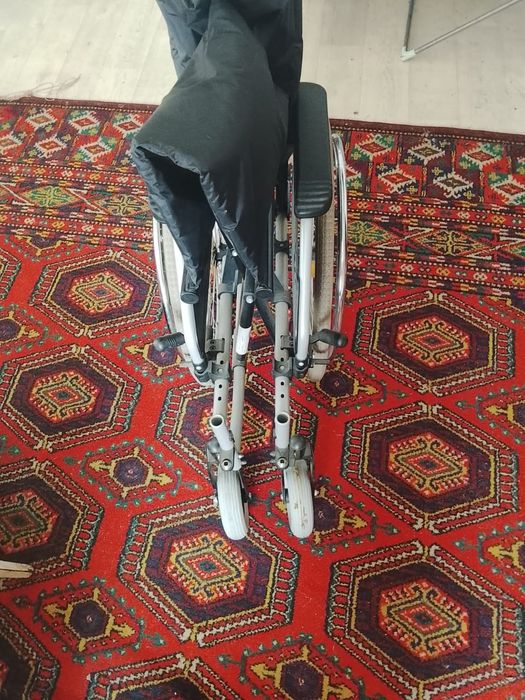 Инвалидная коляска