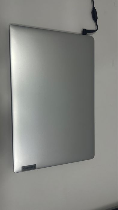 Lenovo IdeaPad 1 – Procesor Pentium Quad-Core (4 nuclee)