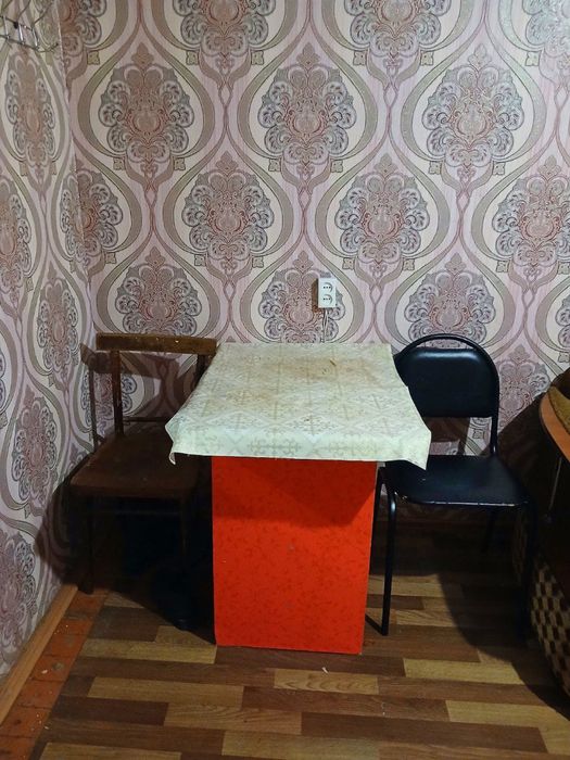 Продам комнату в общяге Короленка 12