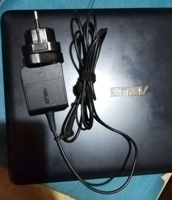 ASUS Notebook Модел: E402M