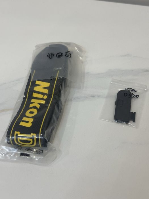 Nikon d610 Neck strap+Nikon D5500/D3500 SD card slot