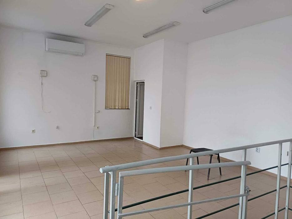 Дава се под наем Магазин в Пловдив, Кършияка - 130 кв.м за 648.21 € - Снимка #2