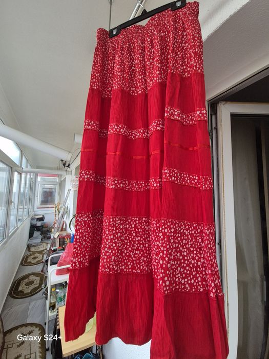 Fustă boho roșie ca focul