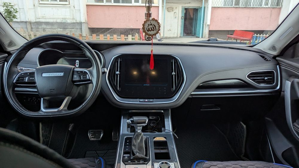 Кросовер Jetour x70 2023