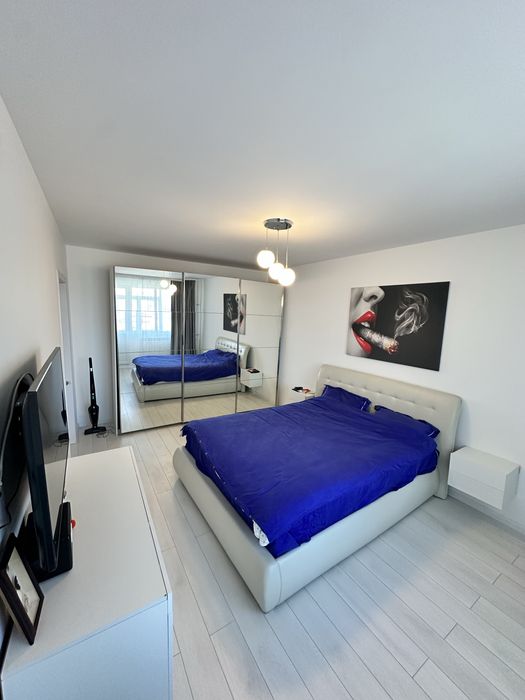 Vand apartament cu 3 camere - Vedere 2