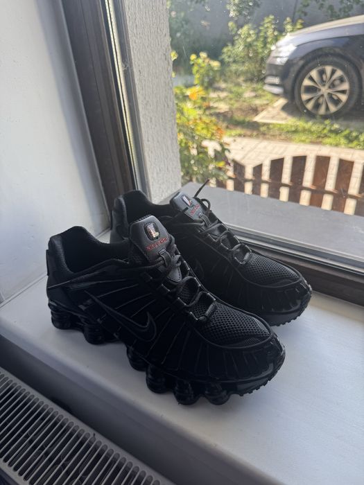Adidasi nike shox