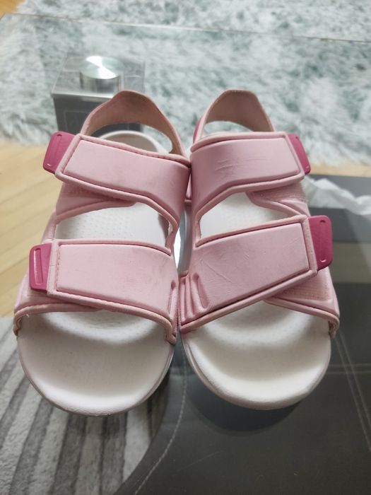 Децки маратонки и сандали