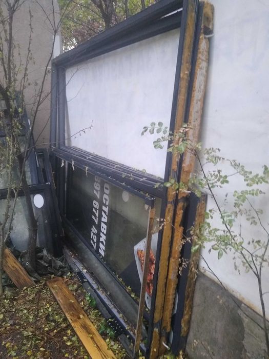 Продавам алуминиева дограма от/за магазин