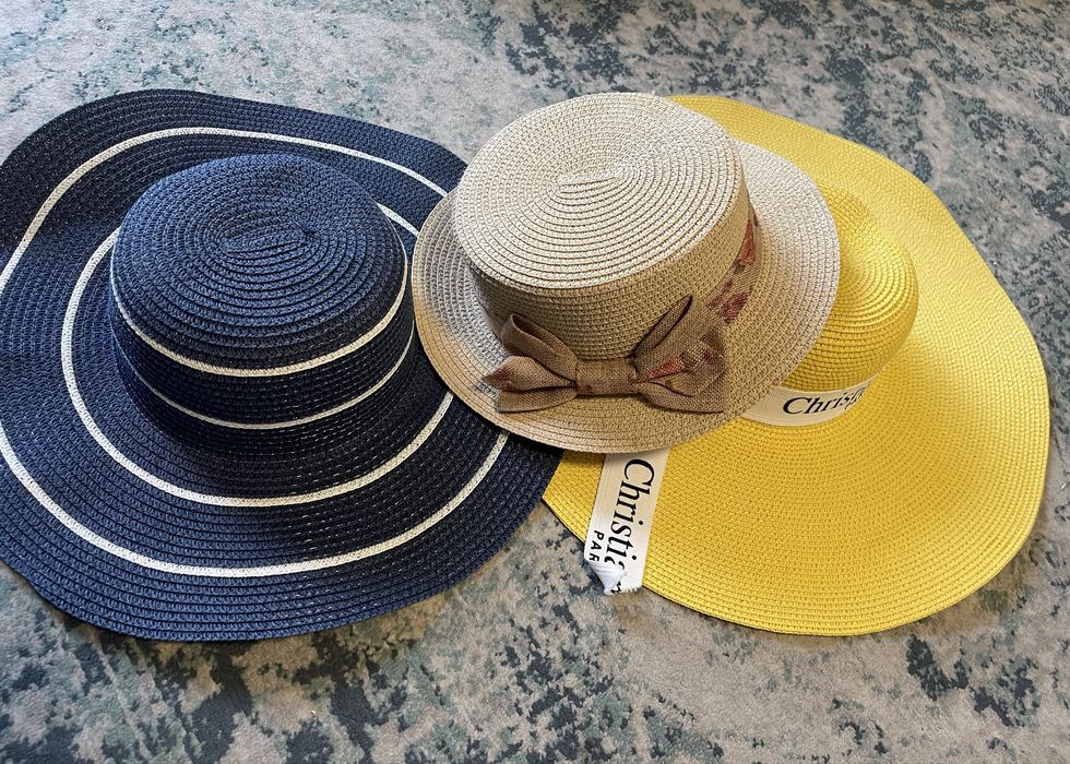 Шляпа желтая Christian Dior