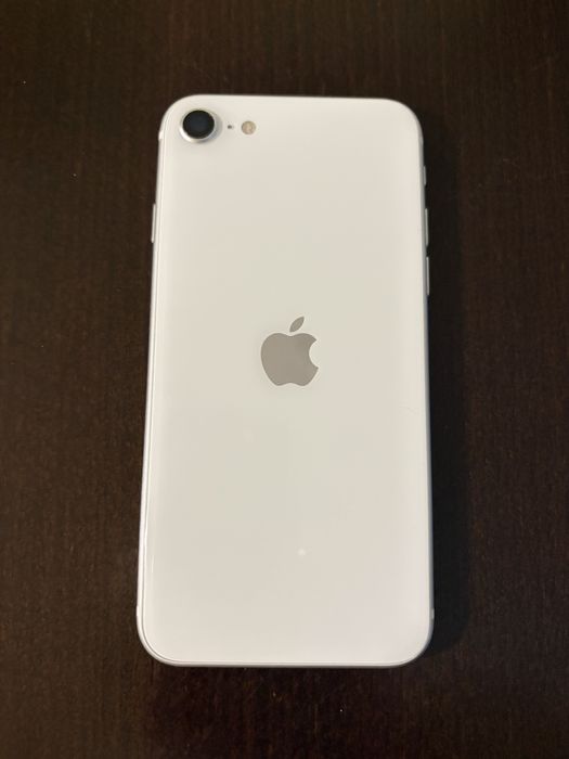 Телефон IPHONE SE  2020