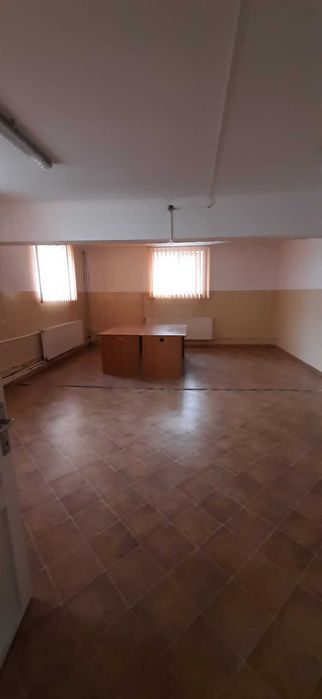 spatii birouri  renovate ,luminoase  inchiriat de la proprietar
