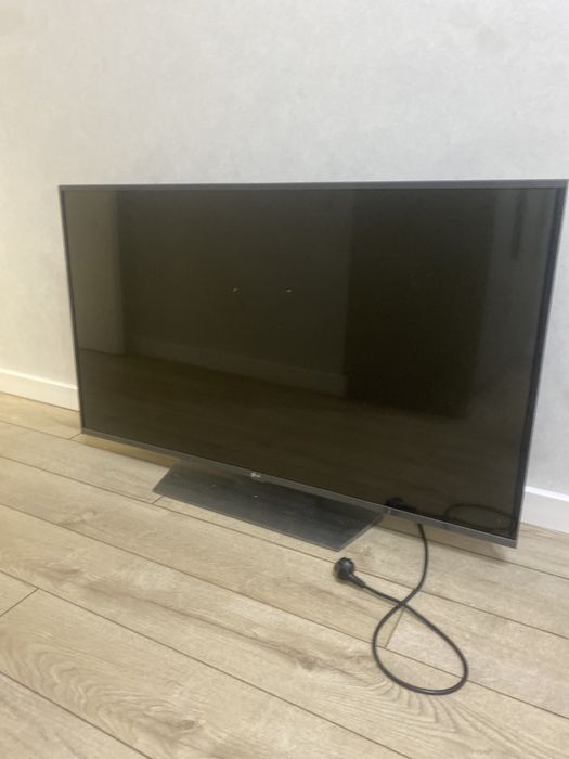 Продается телевизор марки LG