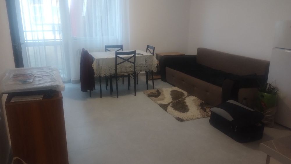 P.F Închiriez Ap 2 camere