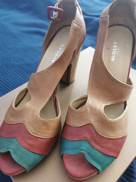 Нови сандали AUDLEY на висок ток - естествена кожа, номер 39