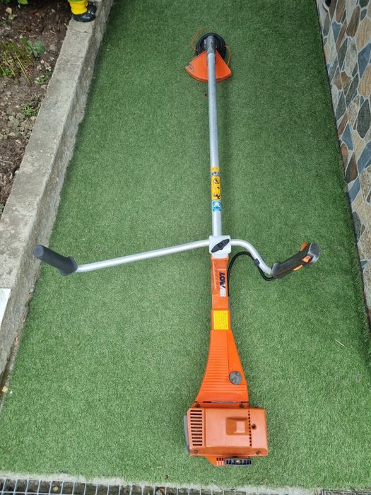 Motocoasa Profesionala Husqvarna 240R 40cc  2.4cp benzină similară cu Stihl