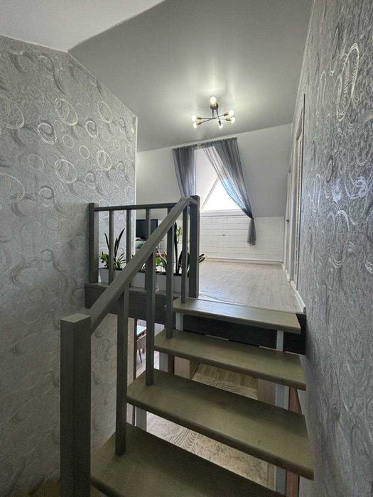 Продается новый коттедж в центре города