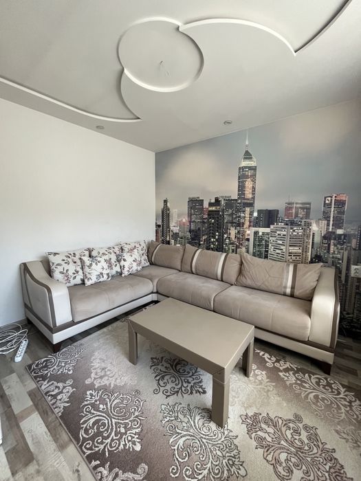 Дава се под наем Двустаен апартамент в Търговище, Център - 75 кв.м за 306 € - Снимка #1