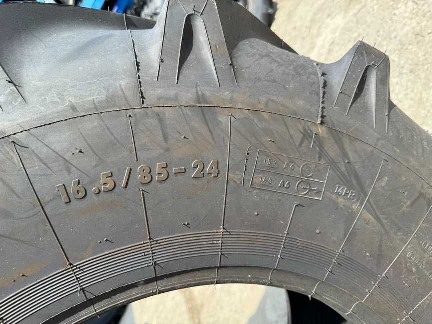 Marca MITAS cu 14 pliuri 16.5/85-24 pentru combina