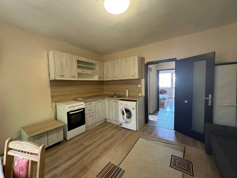 Апартамент под наем с две спални, ново обвзавеждане