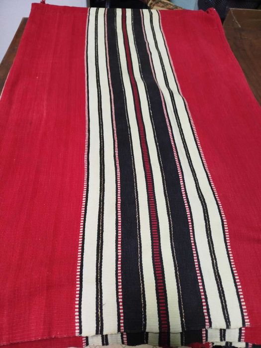 Покривала за легла  в  червено, сиво-синьо,  жакард