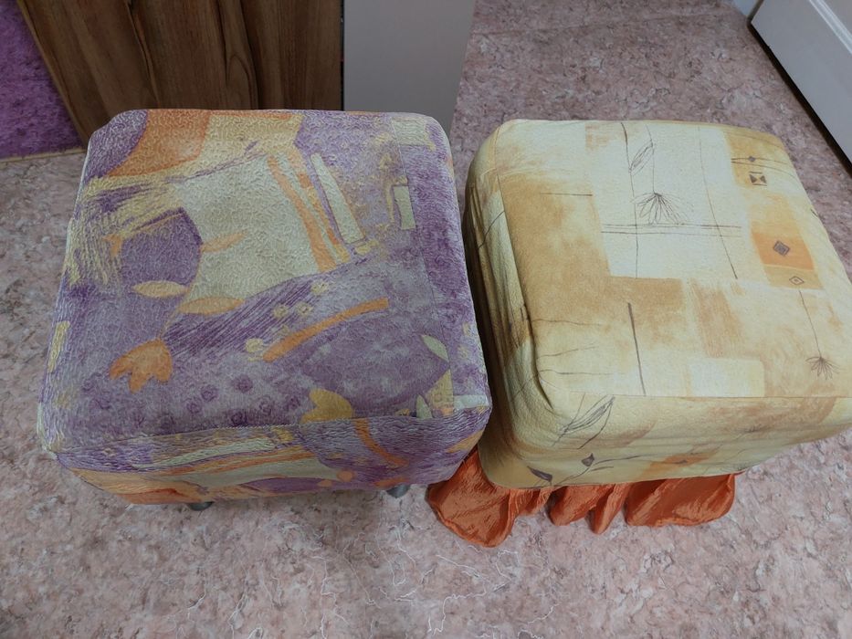 Пуфики с деревянными ножками