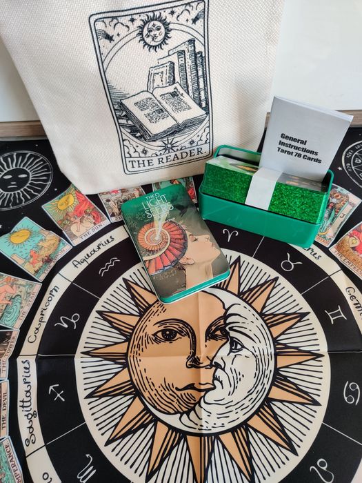 Комплект с карти Таро