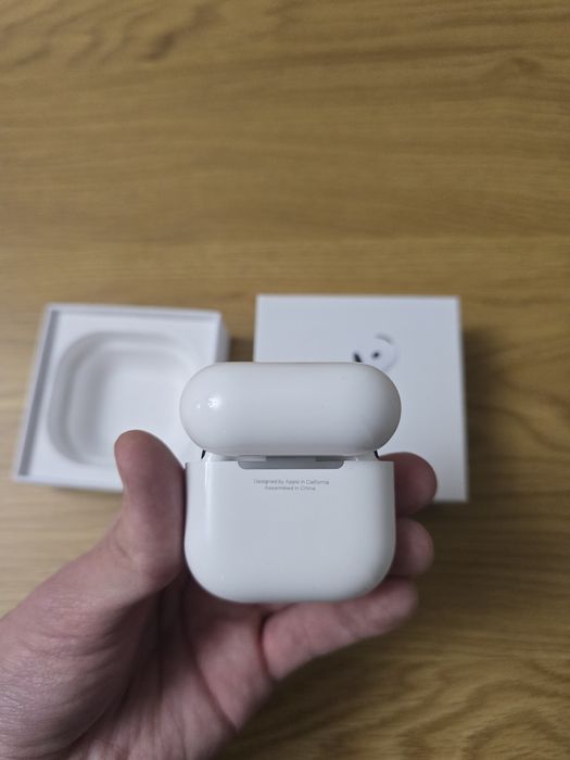 Airpods 4 ANC noi