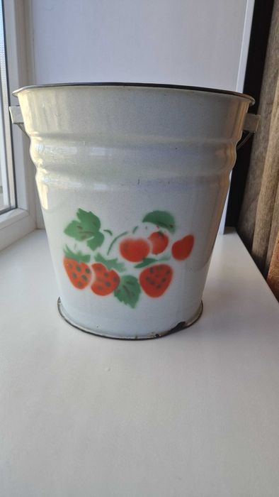 Продам большое эмалированное ведро