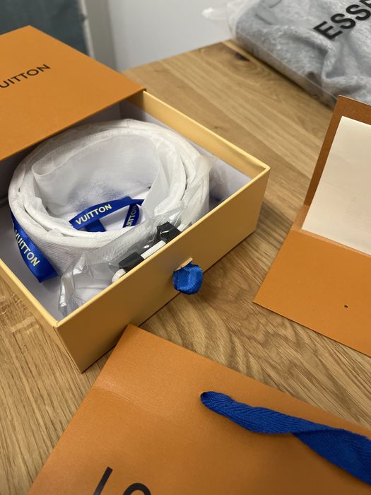 curea LOUIS VUITTON  full box