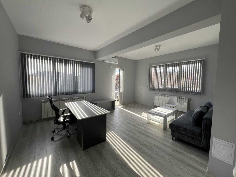 Дава се под наем Офис в Велико Търново, Център - 26 кв.м за 204 € - Снимка #4