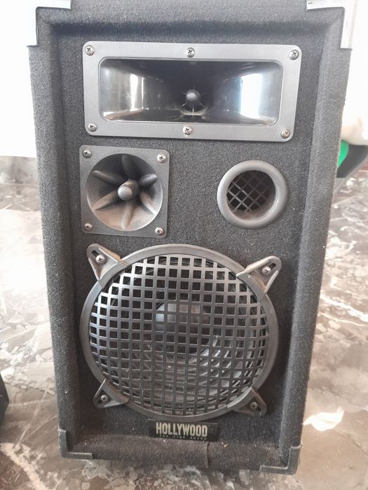 Vând boxe cu amplificator