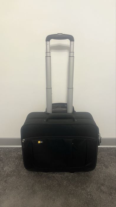 Troller Laptop Case Logic ANR-317 – Folosit de 2 Ori, Stare Perfect