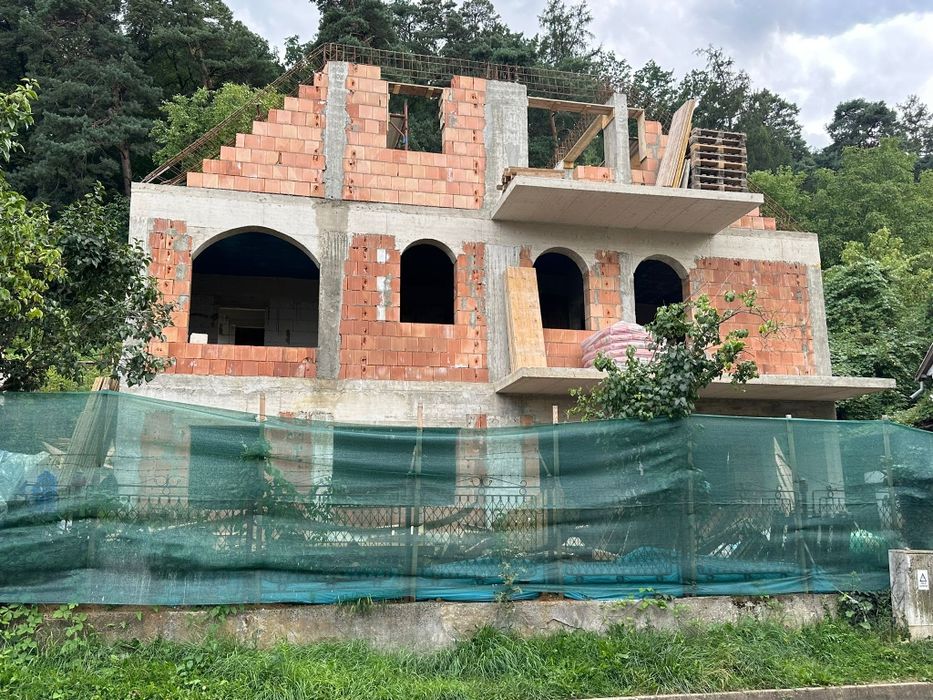 Echipă serioasa executăm case la roșu