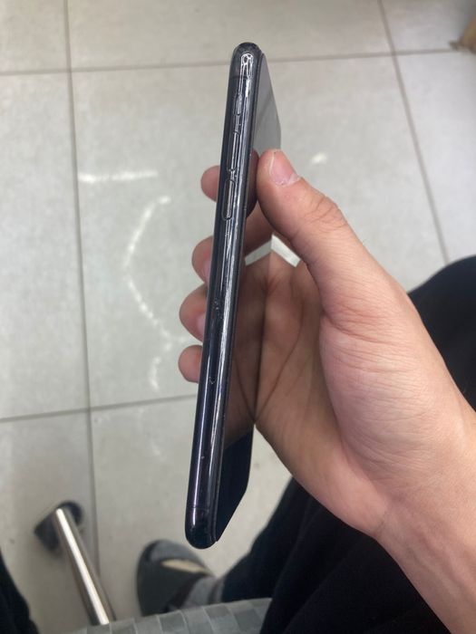 Продам айфон xs