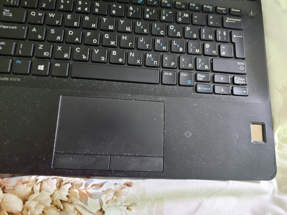 Dell Latitude E7270 лаптоп