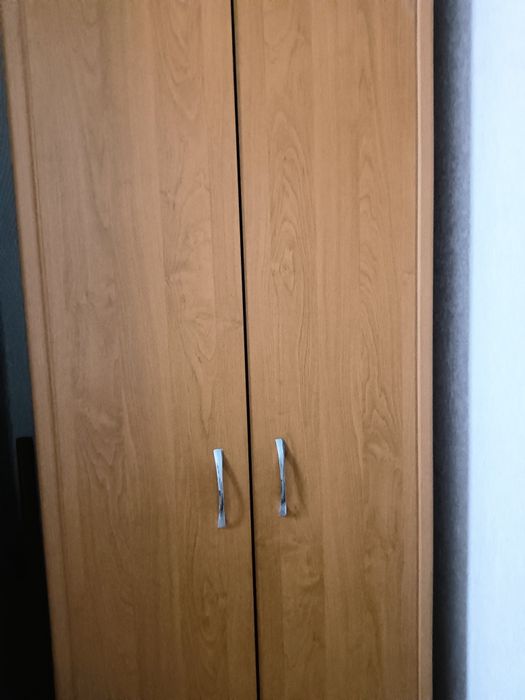 Продается шкафы срочно