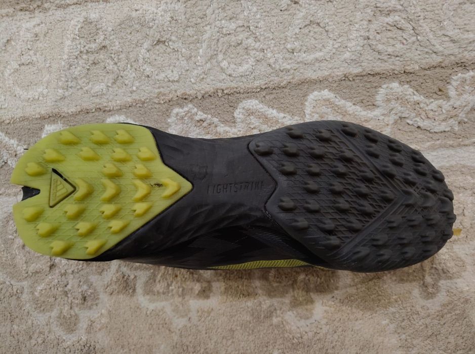 Продам Adidas Predator TF | Размер 38-39