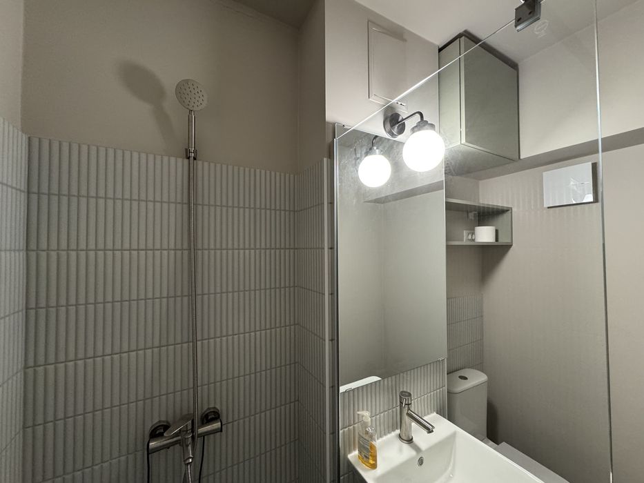 Închiriez garsoniera centru