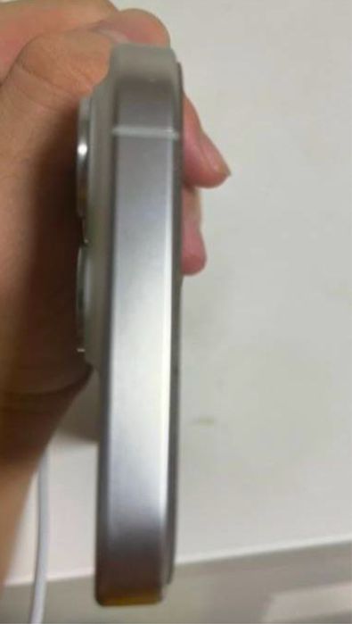 Iphone 15 pro natural