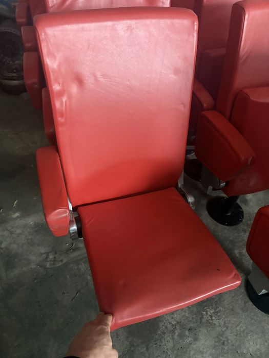 Scaune din piele pt cinema
