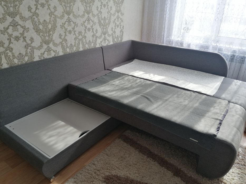 Продам диван, угловой.