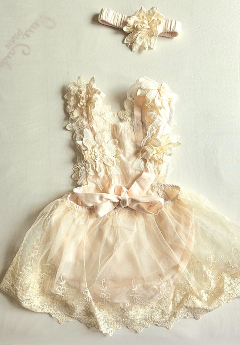 Бебешка рокля за специален повод