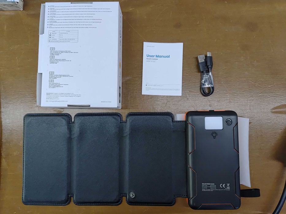 Външна батерия със соларни панели 25000mAh