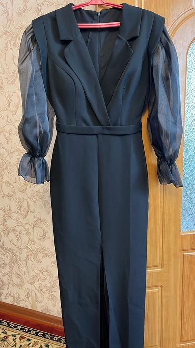 Платье шикарное прямое