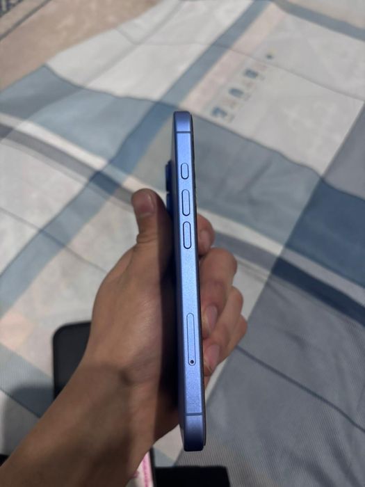 Подам айфон 16