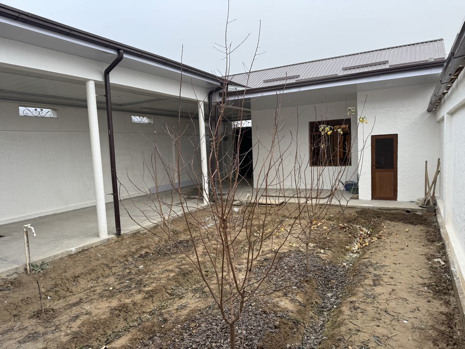 Yangi yoʻl tumanida joylashkan 6 xonali 3.9 sotix uyimiza sotiladi